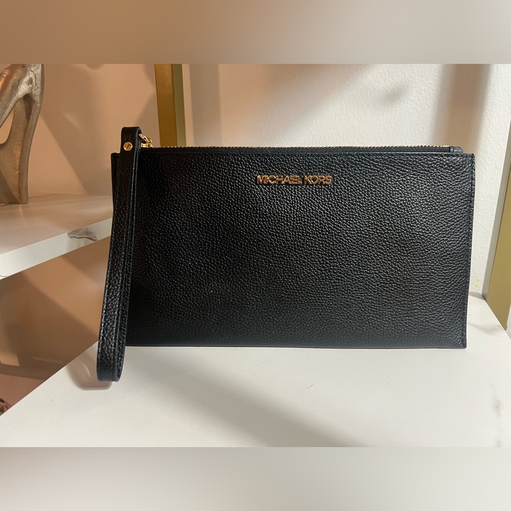 Michael Kors Black and Gold Zip Wristlet